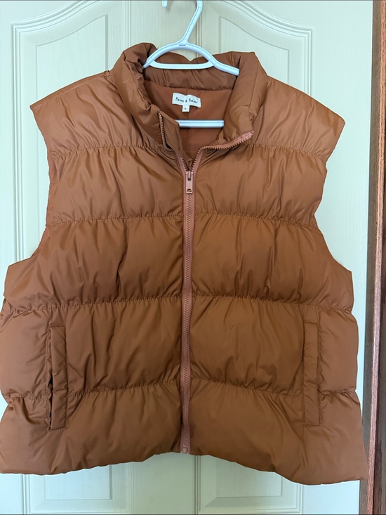 Aaron & Amber Jackets & Blazers - Aerie Puffer Vest in Chestnut Brown